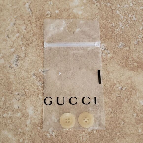 Gucci Buttons Tan Set Of 2 Round Circle 4-Hole Engraved With 'GUCCI' 9/16" - Picture 3 of 3